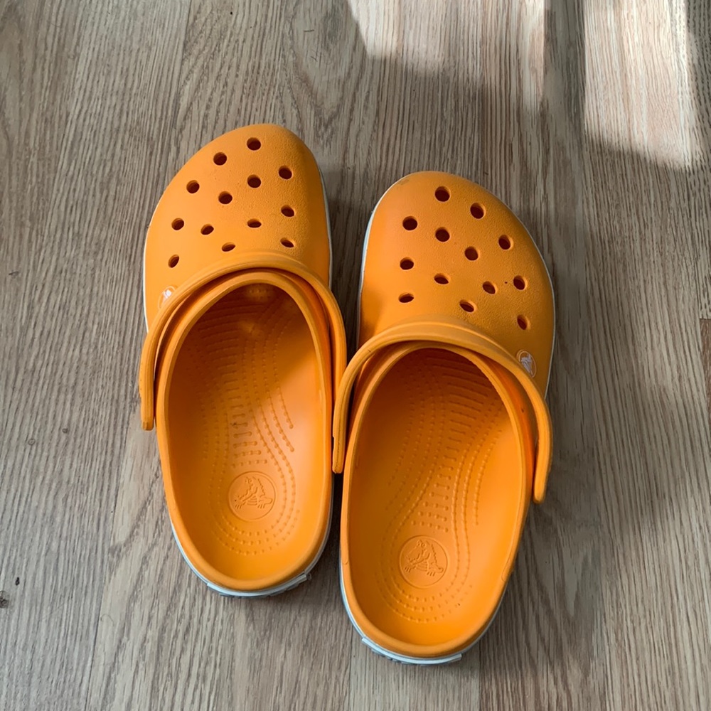 Women Crocs gently used comes from smoke free home